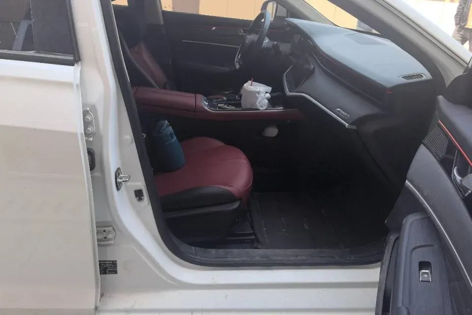 2021 DongFeng Aeolus YiXuan MAX 1.5T 190HP L4 7DCT,autocango,china used car exporter,china ev exporter,chinese used car exporter,chinese used ev exporter