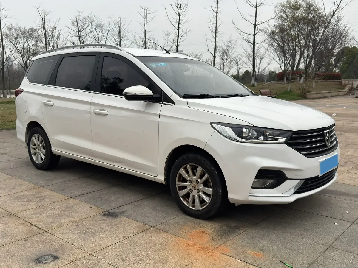 2019 BaoJun 360 1.5L 105HP L4 6MT,autocango,china used car exporter,china ev exporter,chinese used car exporter,chinese used ev exporter