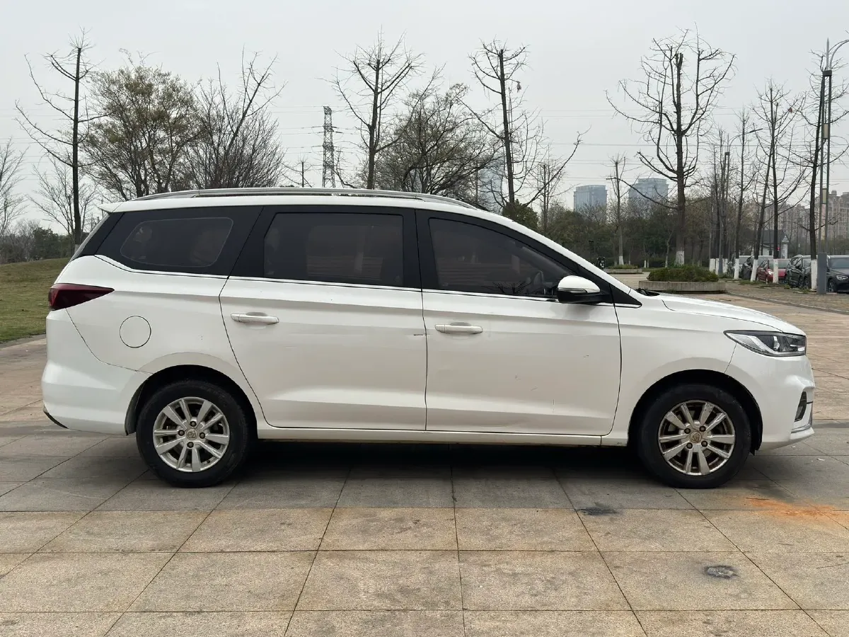 2019 BaoJun 360 1.5L 105HP L4 6MT,autocango,china used car exporter,china ev exporter,chinese used car exporter,chinese used ev exporter