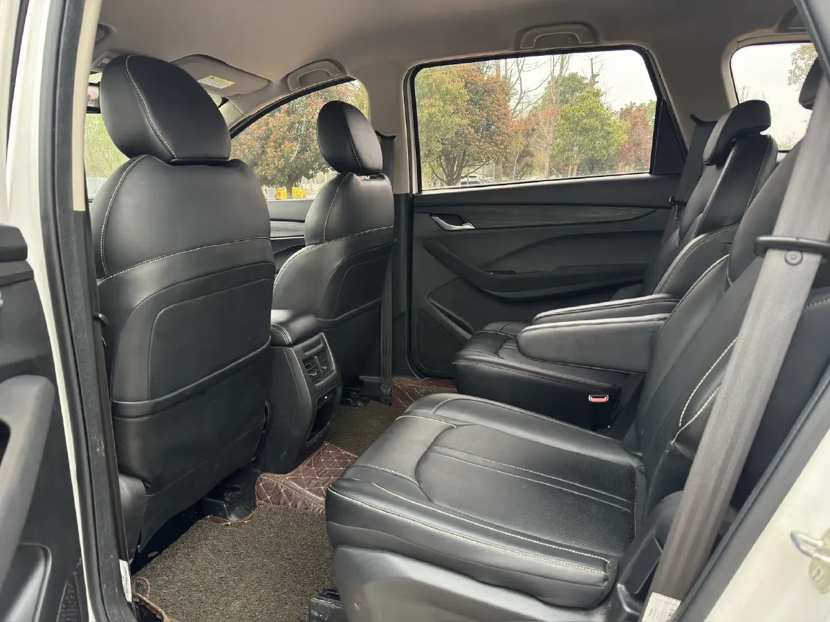 2019 BaoJun 360 1.5L 105HP L4 6MT,autocango,china used car exporter,china ev exporter,chinese used car exporter,chinese used ev exporter