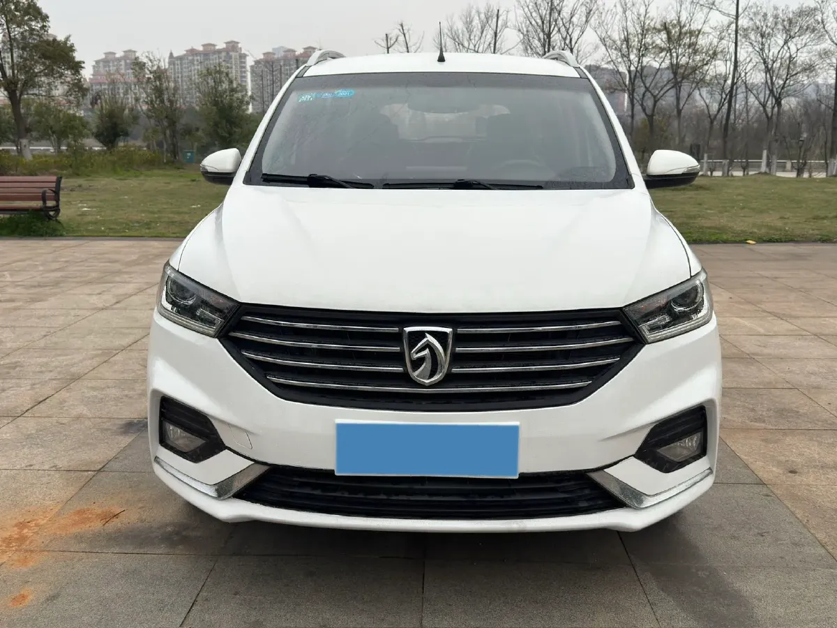 2019 BaoJun 360 1.5L 105HP L4 6MT,autocango,china used car exporter,china ev exporter,chinese used car exporter,chinese used ev exporter