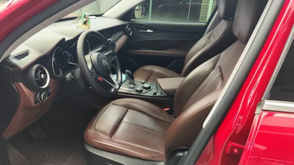 2017 Jaguar XE 2.0T 240HP L4 8AT,autocango,china used car exporter,china ev exporter,chinese used car exporter,chinese used ev exporter