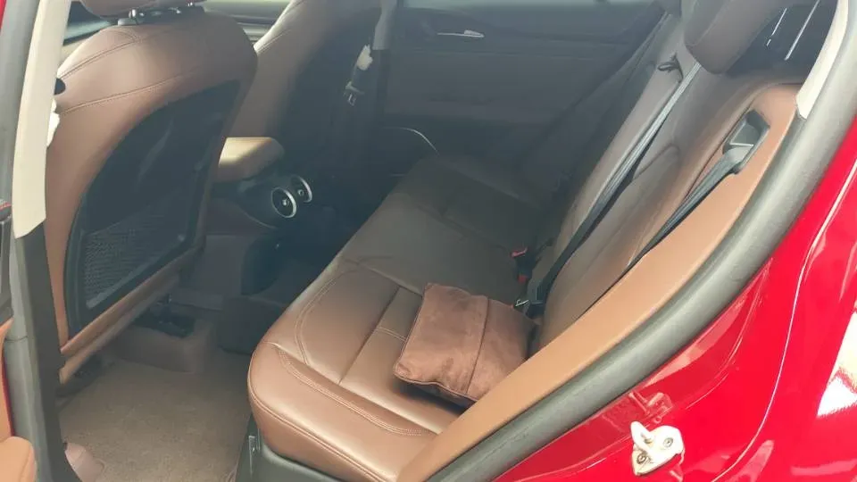 2017 Jaguar XE 2.0T 240HP L4 8AT,autocango,china used car exporter,china ev exporter,chinese used car exporter,chinese used ev exporter