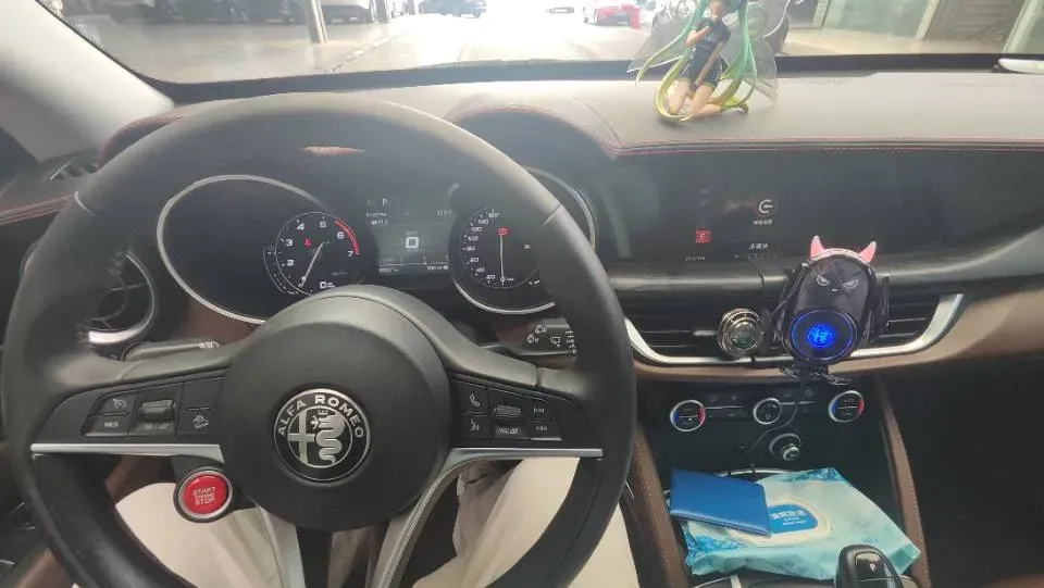 2017 Jaguar XE 2.0T 240HP L4 8AT,autocango,china used car exporter,china ev exporter,chinese used car exporter,chinese used ev exporter