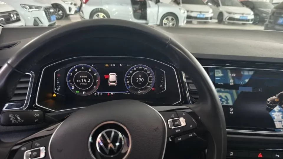 2022 Volkswagen T-Roc 1.4T 150HP L4 7DCT,autocango,china used car exporter,china ev exporter,chinese used car exporter,chinese used ev exporter