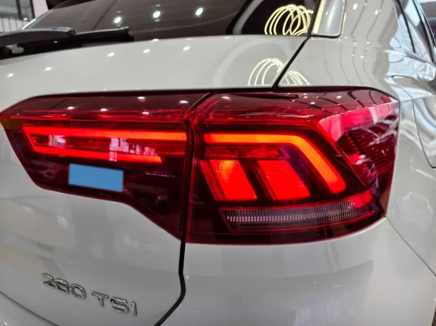 2022 Volkswagen T-Roc 1.4T 150HP L4 7DCT,autocango,china used car exporter,china ev exporter,chinese used car exporter,chinese used ev exporter