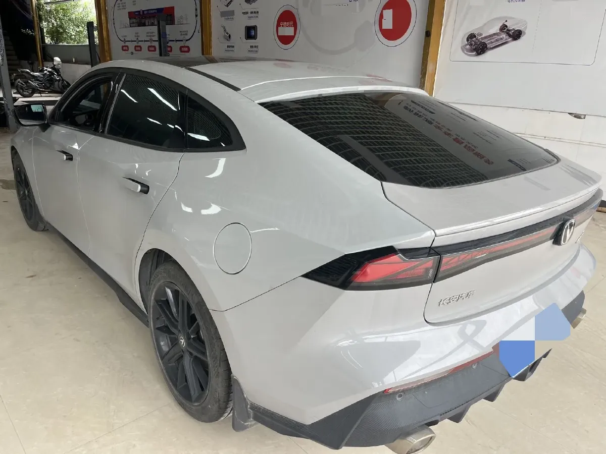 2022 ChangAn UNI-V 1.5T 188HP L4 7DCT,autocango,china used car exporter,china ev exporter,chinese used car exporter,chinese used ev exporter