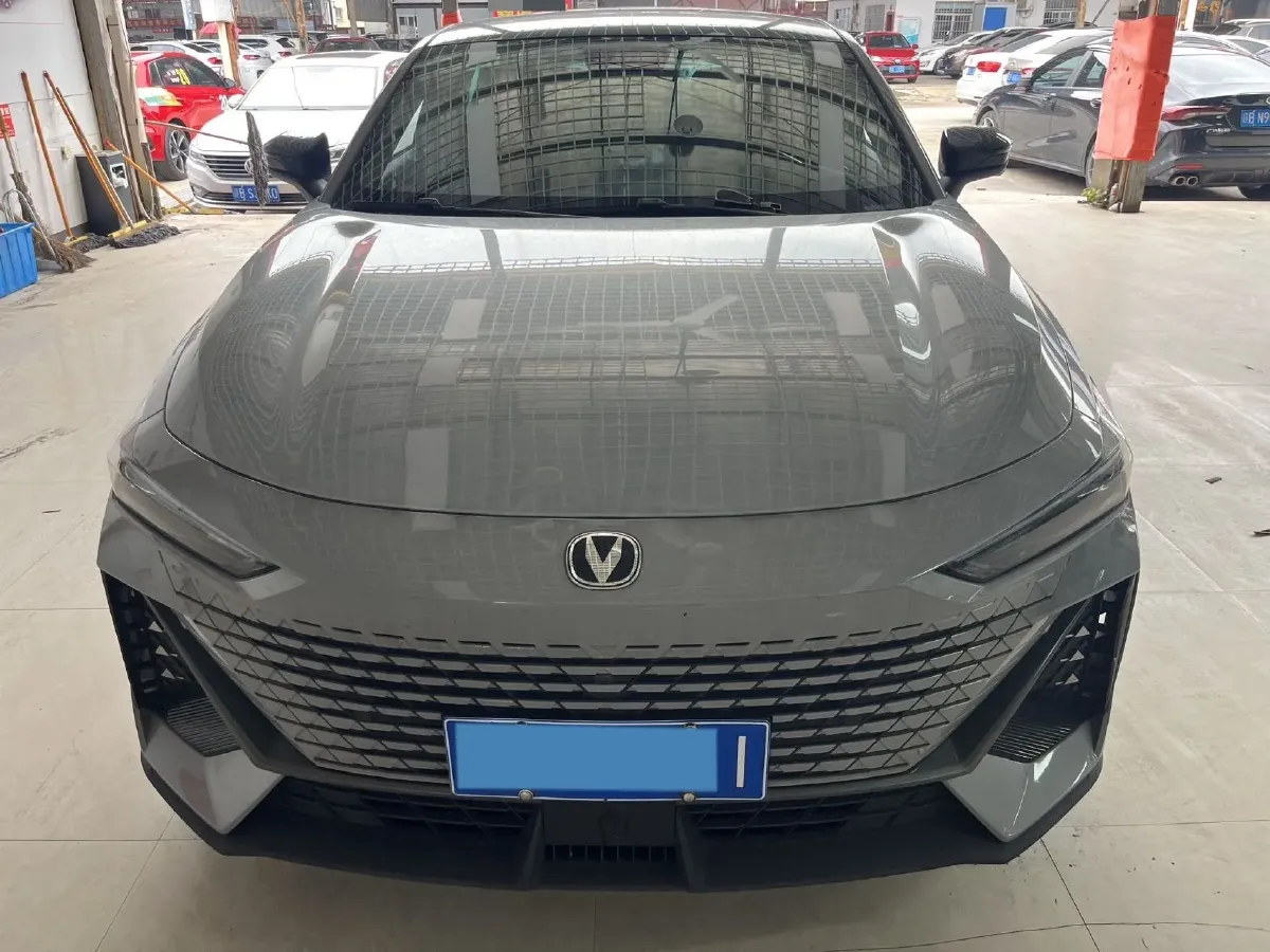 2022 ChangAn UNI-V 1.5T 188HP L4 7DCT,autocango,china used car exporter,china ev exporter,chinese used car exporter,chinese used ev exporter