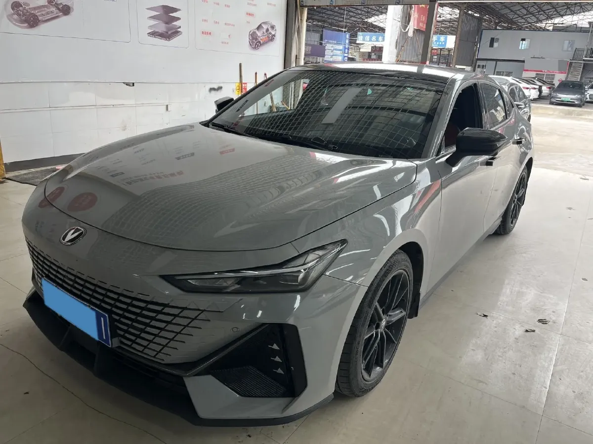 2022 ChangAn UNI-V 1.5T 188HP L4 7DCT,autocango,china used car exporter,china ev exporter,chinese used car exporter,chinese used ev exporter