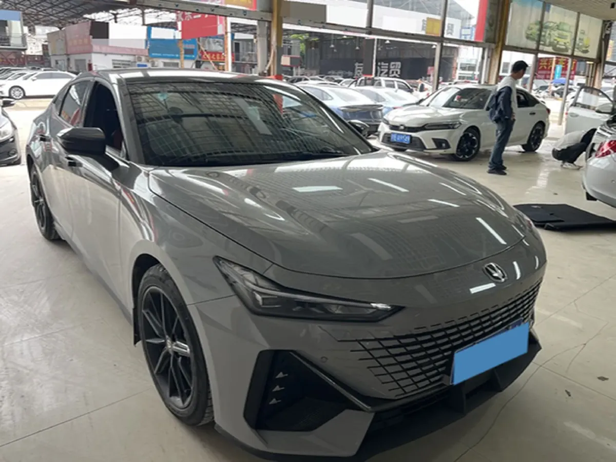 2022 ChangAn UNI-V 1.5T 188HP L4 7DCT,autocango,china used car exporter,china ev exporter,chinese used car exporter,chinese used ev exporter