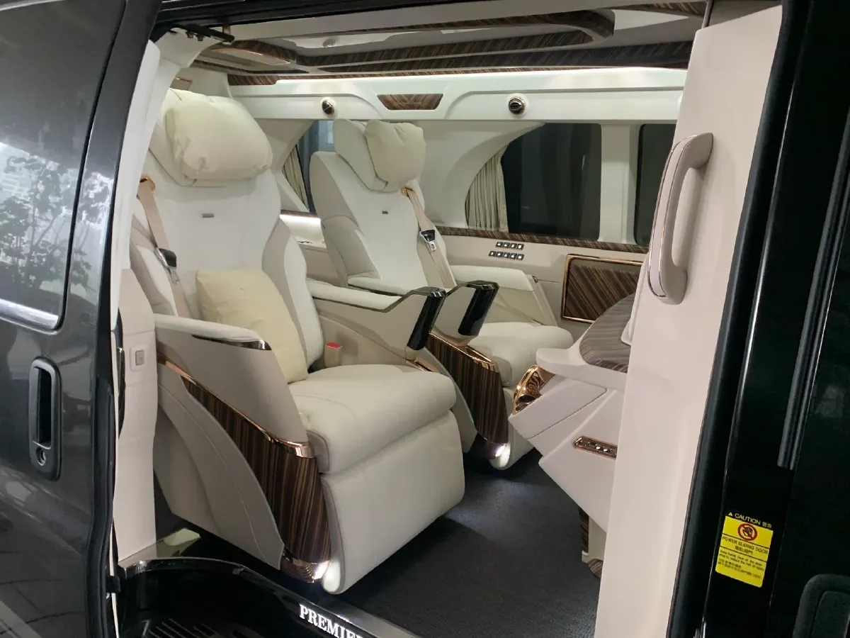 2020 Ford Tourneo 2.0T 203HP L4 6AT,autocango,china used car exporter,china ev exporter,chinese used car exporter,chinese used ev exporter