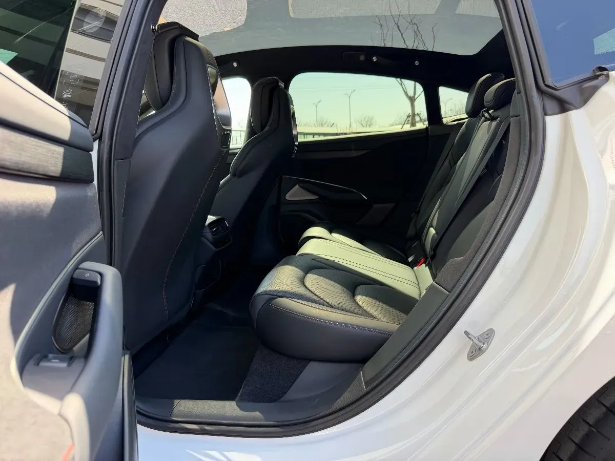 2024 MI SU7 BEV 101KWH,autocango,china used car exporter,china ev exporter,chinese used car exporter,chinese used ev exporter