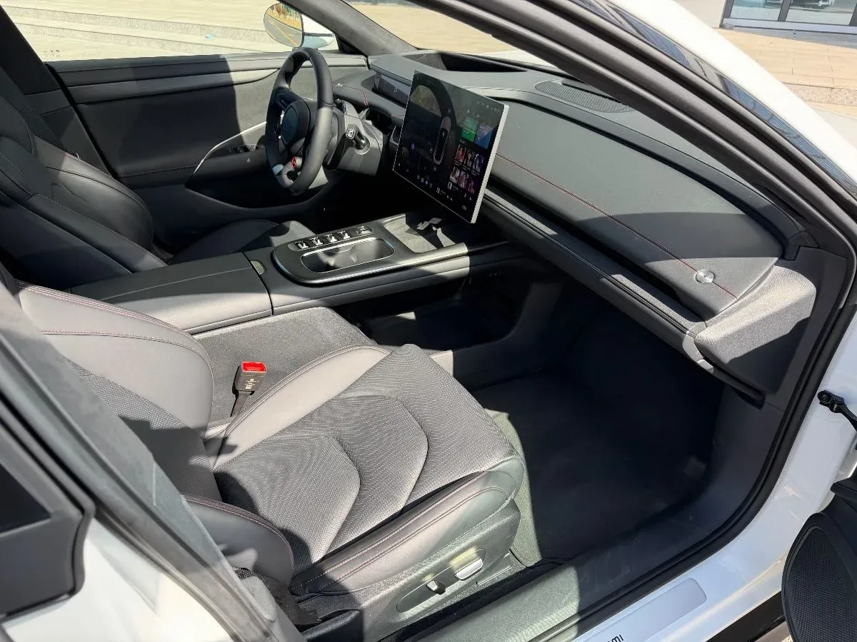 2024 MI SU7 BEV 101KWH,autocango,china used car exporter,china ev exporter,chinese used car exporter,chinese used ev exporter