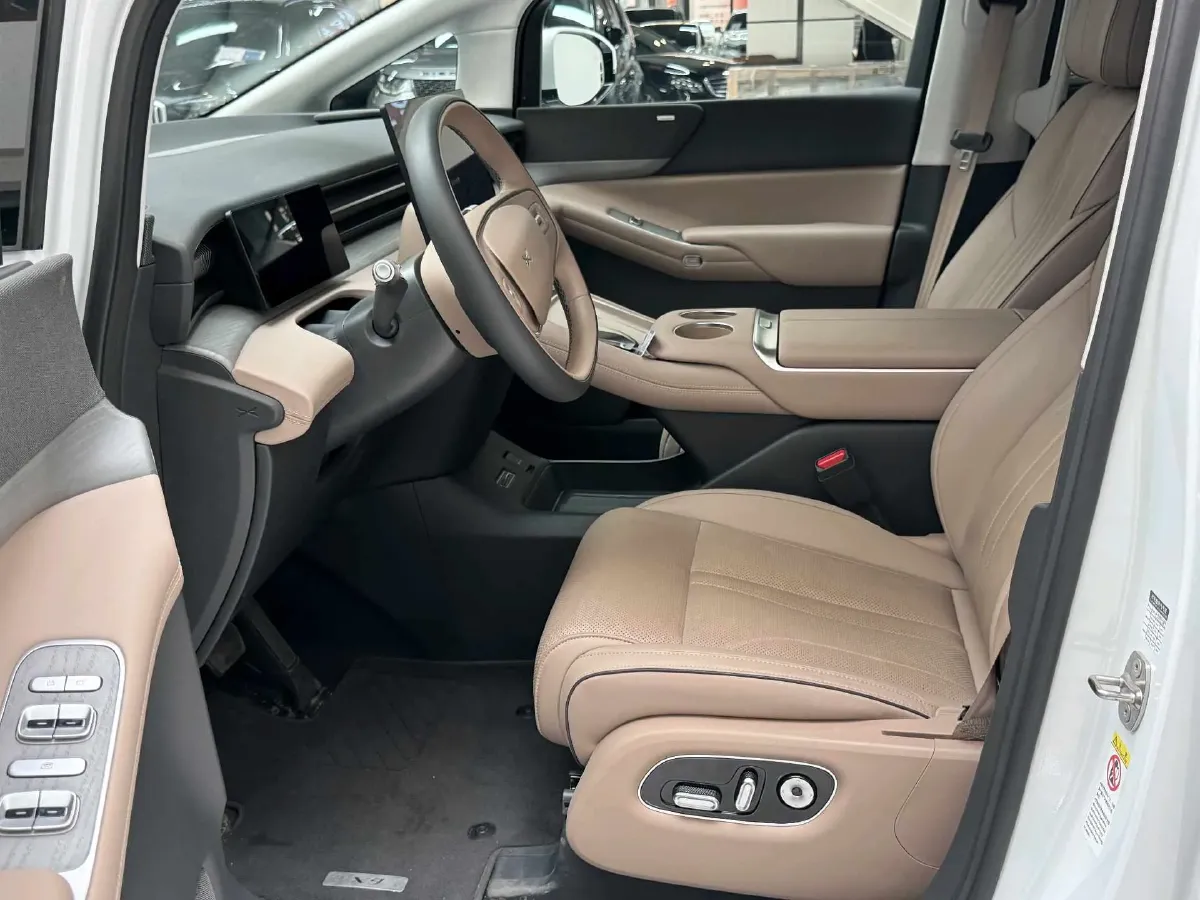 2025 Xpeng X9 BEV,autocango,china used car exporter,china ev exporter,chinese used car exporter,chinese used ev exporter