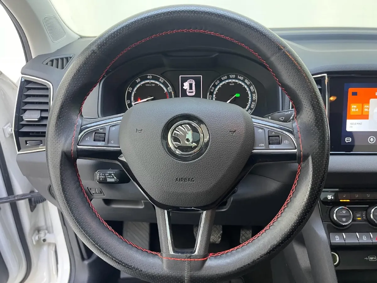 2021 Skoda Karoq 1.4T 150HP L4 7DCT,autocango,china used car exporter,china ev exporter,chinese used car exporter,chinese used ev exporter