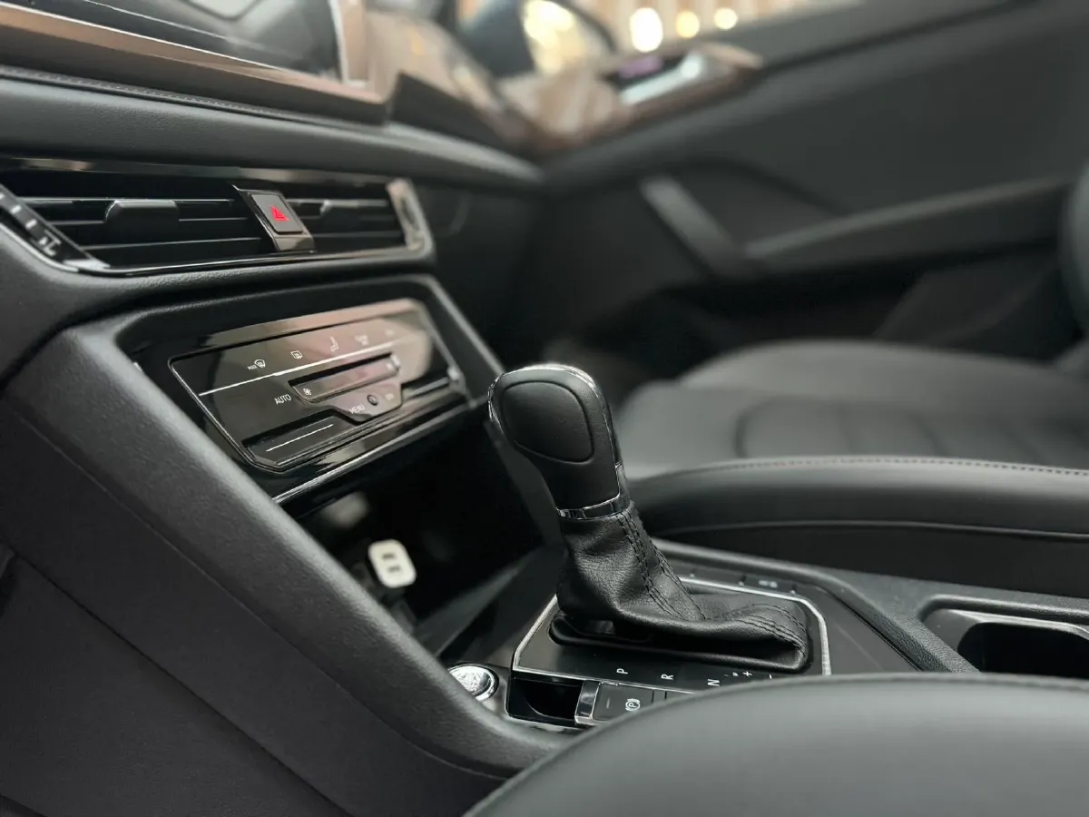 2022 Ford Transit 2.0T 202HP L4 6AT,autocango,china used car exporter,china ev exporter,chinese used car exporter,chinese used ev exporter