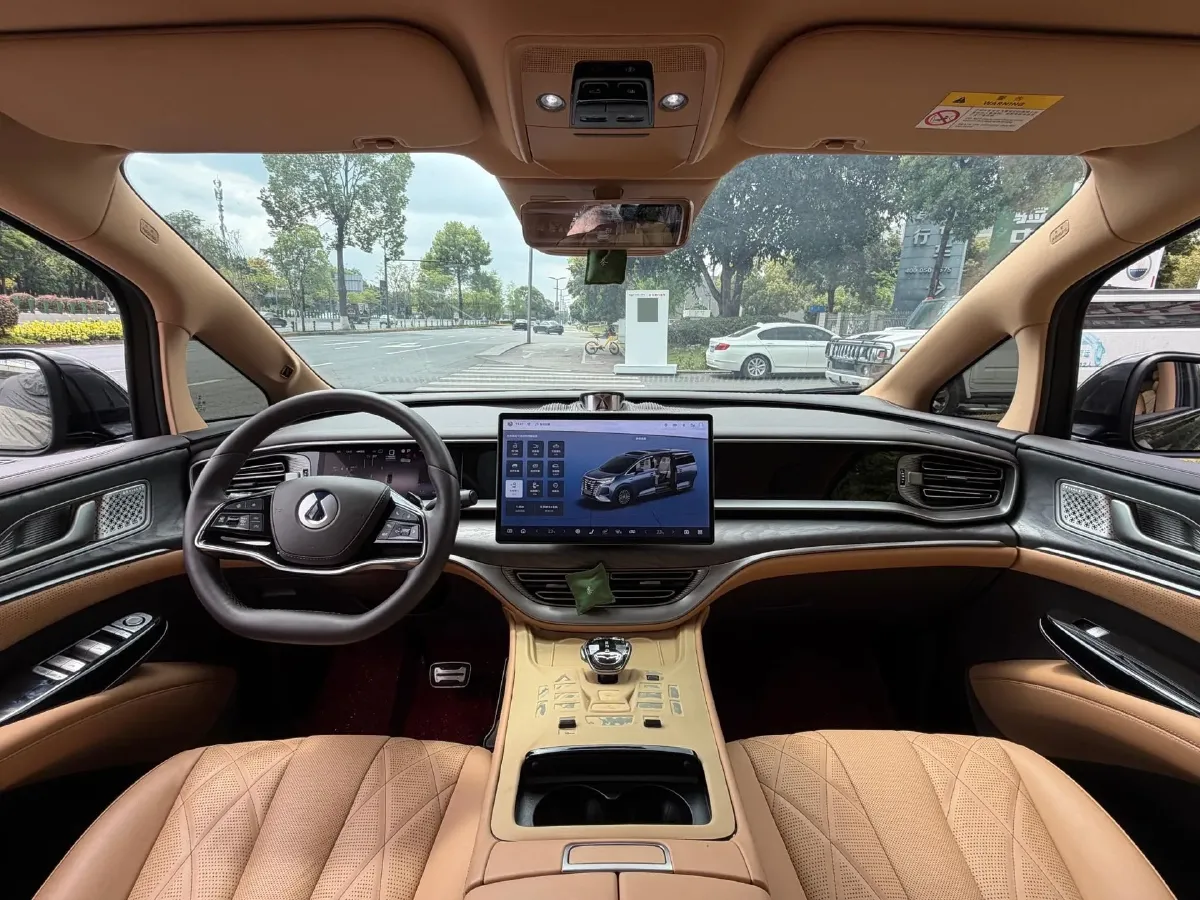 2025 Denza D9 1.5T 156HP L4 E-CVT PHEV 40KWH,autocango,china used car exporter,china ev exporter,chinese used car exporter,chinese used ev exporter