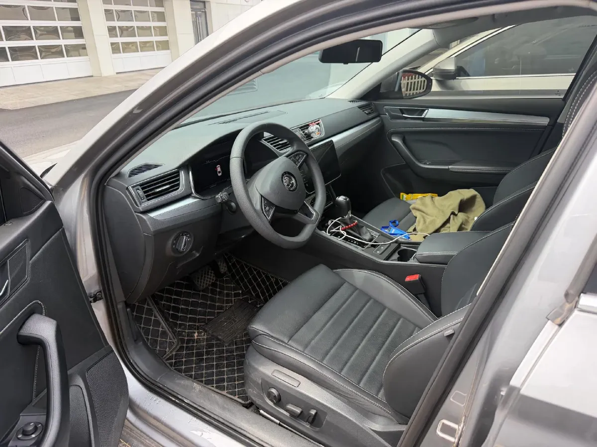 2023 Skoda Superb 1.4T 150HP L4 7DCT,autocango,china used car exporter,china ev exporter,chinese used car exporter,chinese used ev exporter