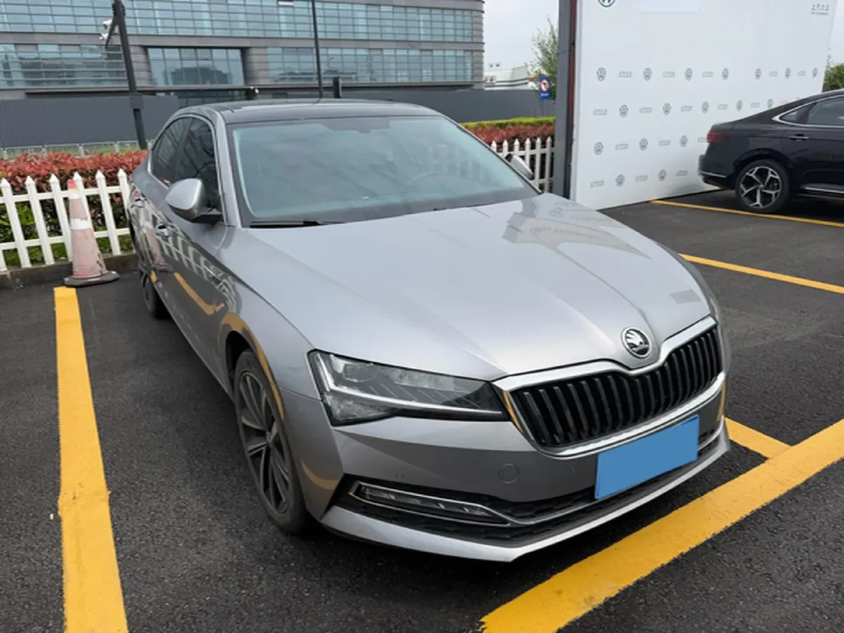 2023 Skoda Superb 1.4T 150HP L4 7DCT,autocango,china used car exporter,china ev exporter,chinese used car exporter,chinese used ev exporter