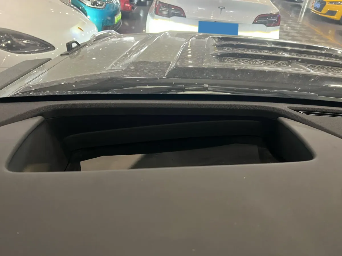 2024 YangWang U8 2.0T 272HP L4 REEV 49.05KWH,autocango,china used car exporter,china ev exporter,chinese used car exporter,chinese used ev exporter