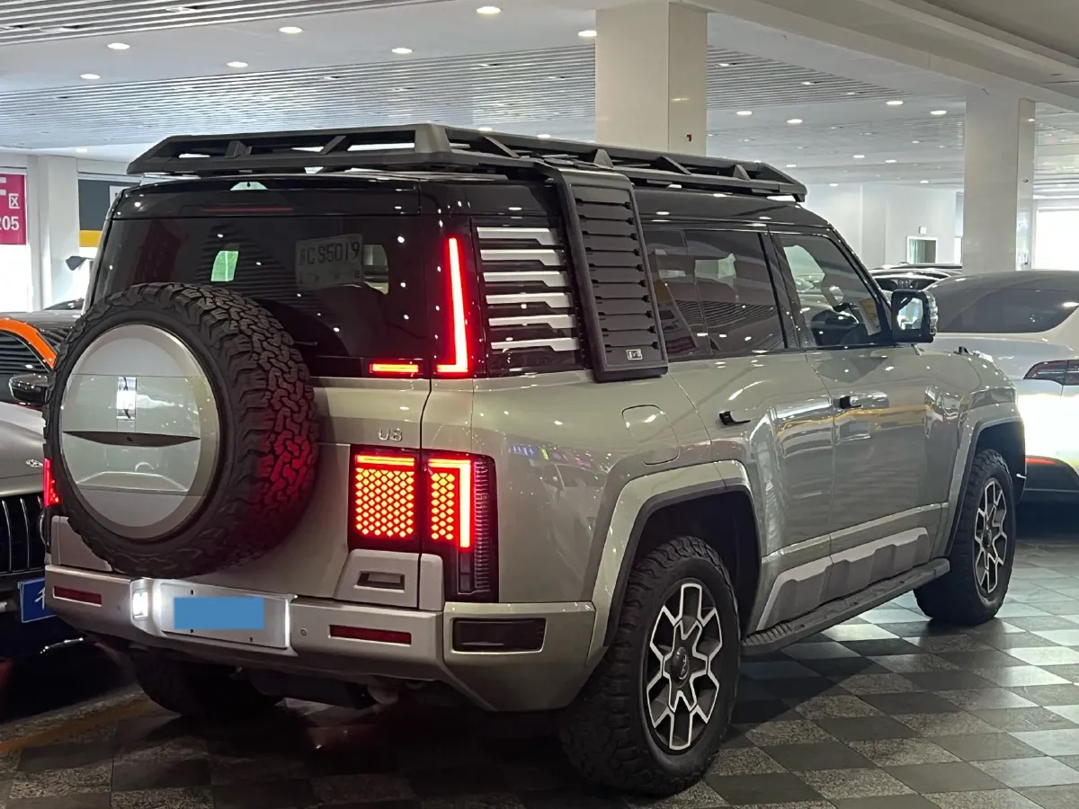 2024 YangWang U8 2.0T 272HP L4 REEV 49.05KWH,autocango,china used car exporter,china ev exporter,chinese used car exporter,chinese used ev exporter