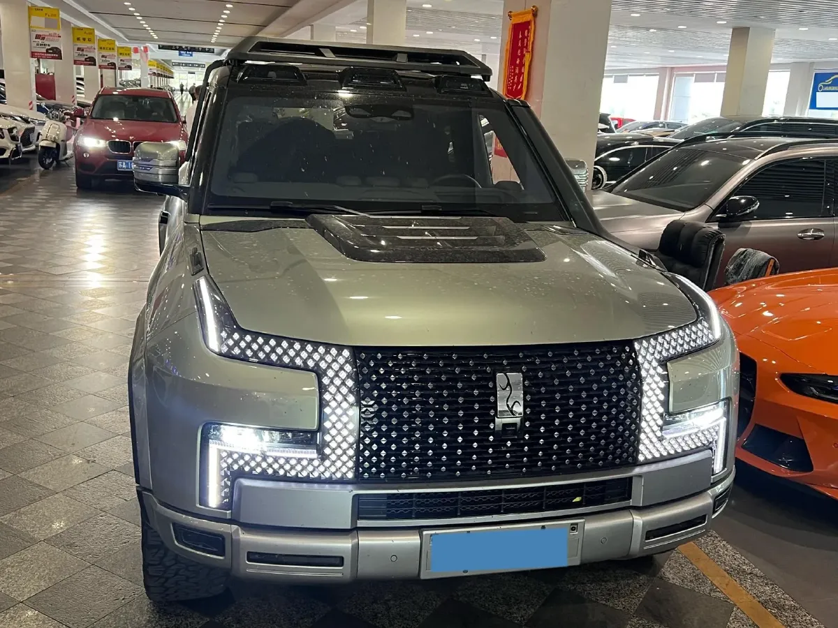 2024 YangWang U8 2.0T 272HP L4 REEV 49.05KWH,autocango,china used car exporter,china ev exporter,chinese used car exporter,chinese used ev exporter