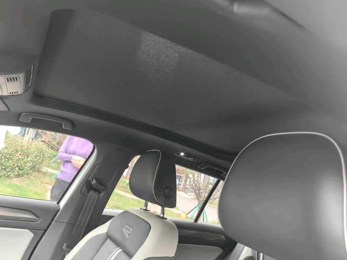 2023 Volkswagen T-Roc 1.5T 160HP L4 7DCT,autocango,china used car exporter,china ev exporter,chinese used car exporter,chinese used ev exporter