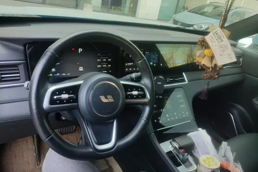 2021 Li ONE Range Extended 131HP REEV 40.5KWH,autocango,china used car exporter,china ev exporter,chinese used car exporter,chinese used ev exporter