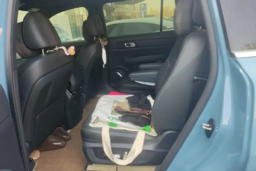 2021 Li ONE Range Extended 131HP REEV 40.5KWH,autocango,china used car exporter,china ev exporter,chinese used car exporter,chinese used ev exporter