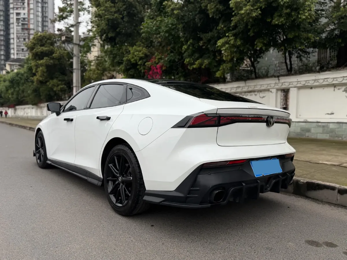 2023 ChangAn UNI-V 1.5T 188HP L4 7DCT,autocango,china used car exporter,china ev exporter,chinese used car exporter,chinese used ev exporter