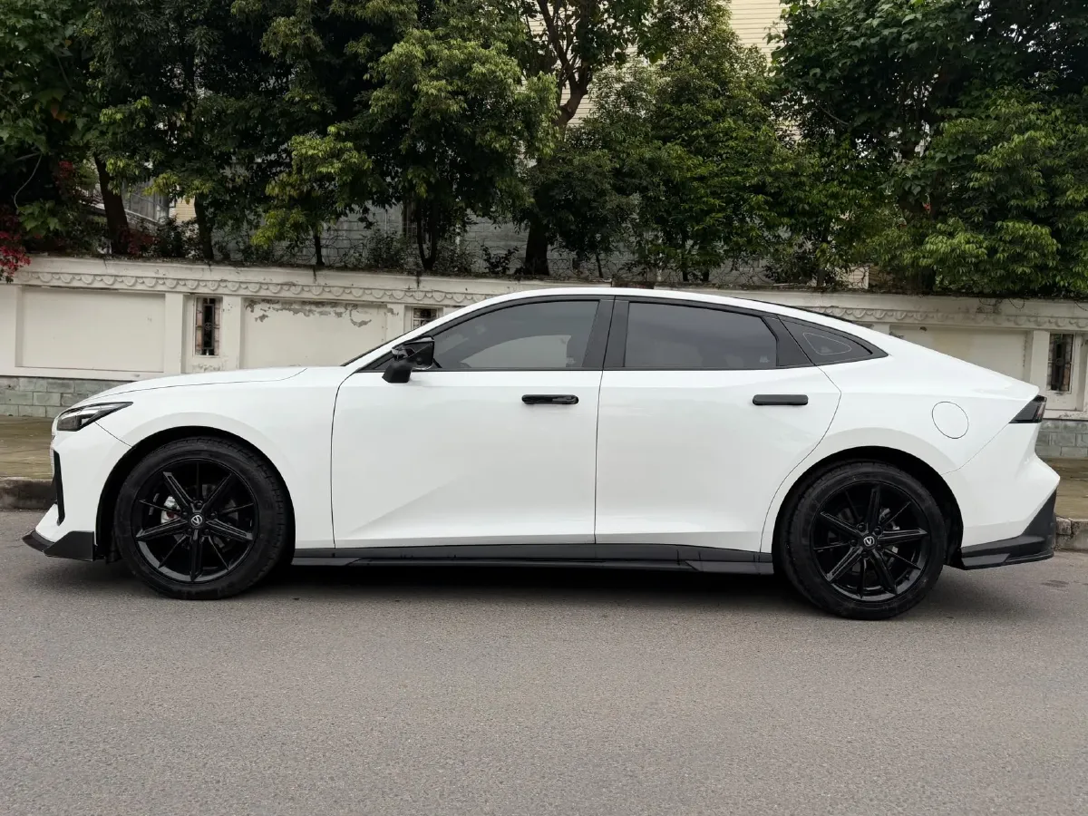 2023 ChangAn UNI-V 1.5T 188HP L4 7DCT,autocango,china used car exporter,china ev exporter,chinese used car exporter,chinese used ev exporter