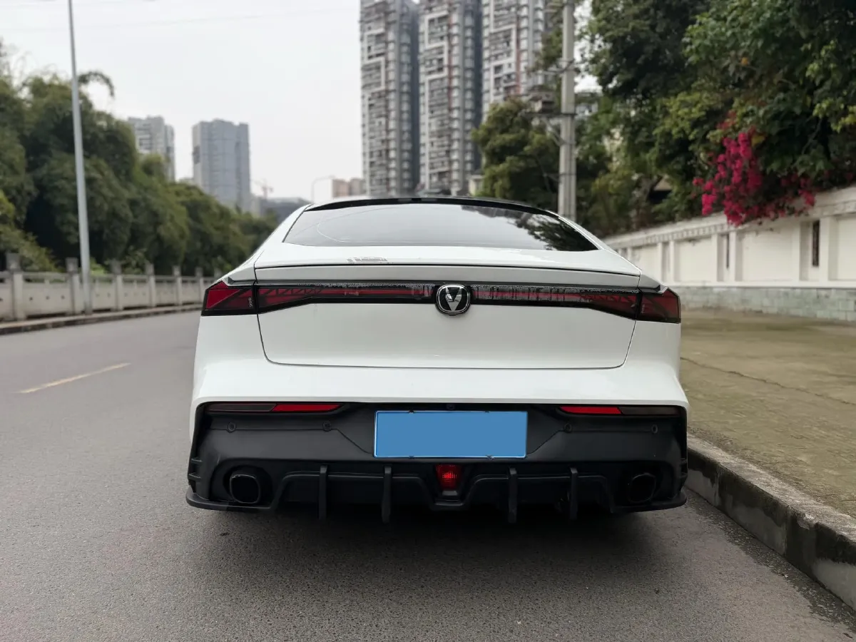 2023 ChangAn UNI-V 1.5T 188HP L4 7DCT,autocango,china used car exporter,china ev exporter,chinese used car exporter,chinese used ev exporter