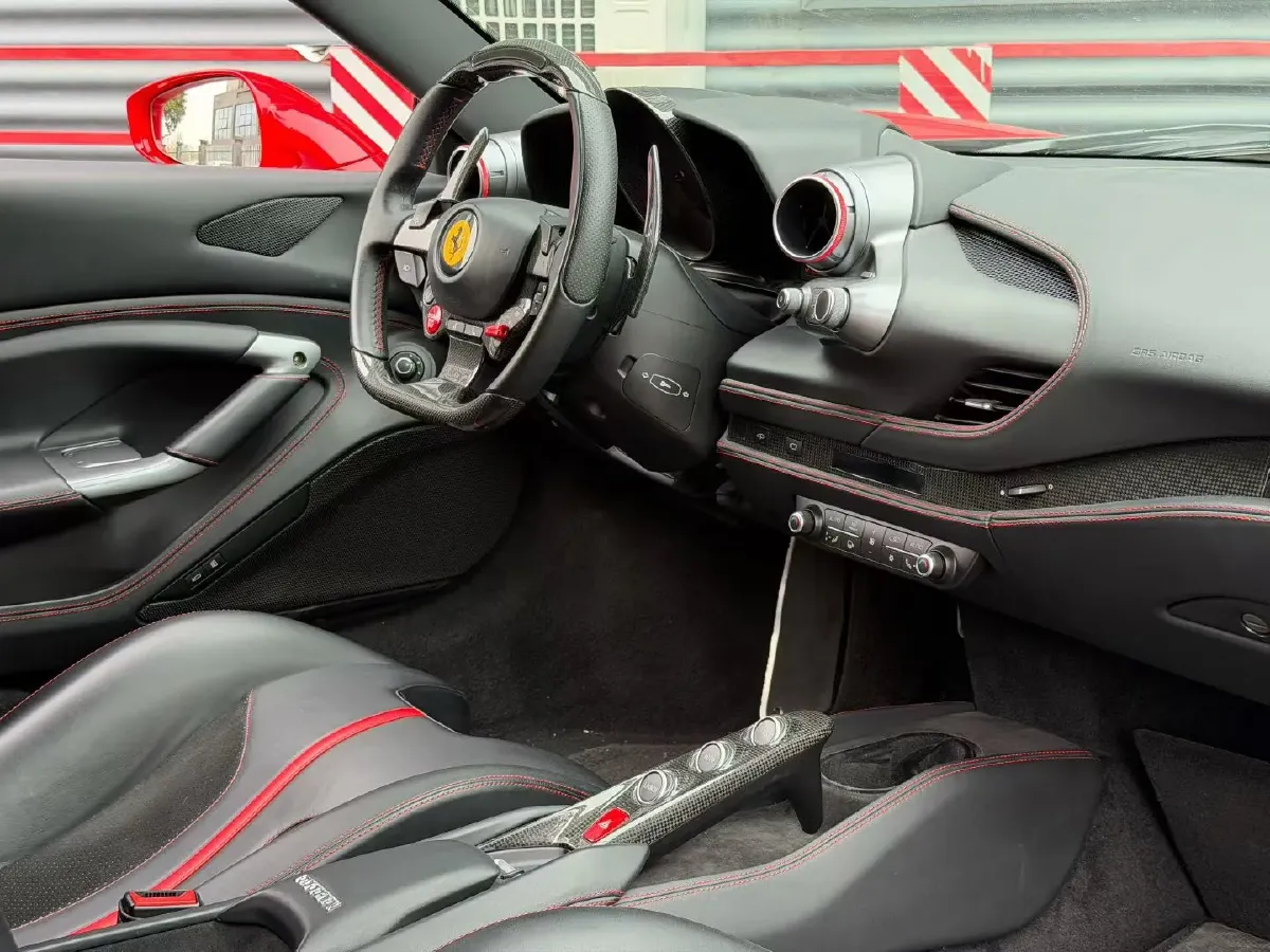 2019 Aston Martin DB11 5.2T 639HP V12 8AT,autocango,china used car exporter,china ev exporter,chinese used car exporter,chinese used ev exporter