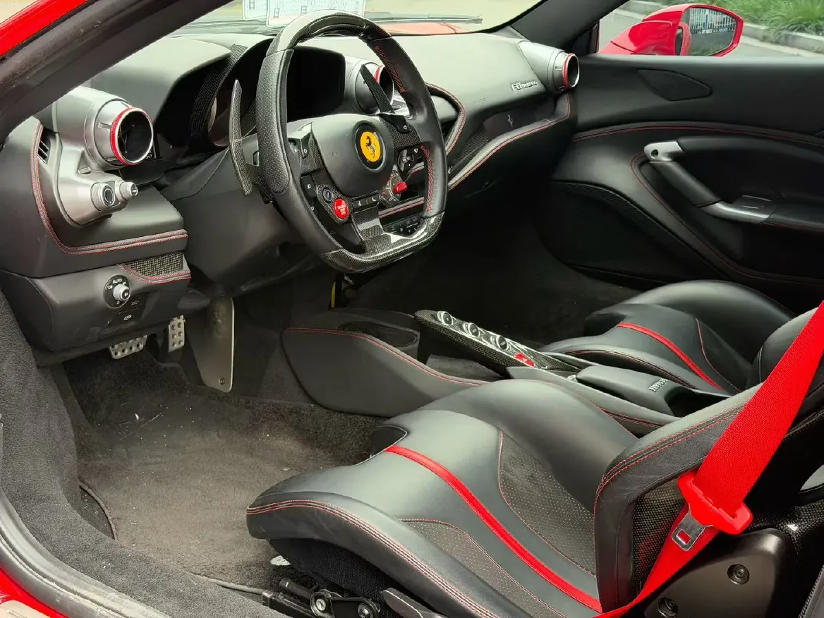 2019 Aston Martin DB11 5.2T 639HP V12 8AT,autocango,china used car exporter,china ev exporter,chinese used car exporter,chinese used ev exporter