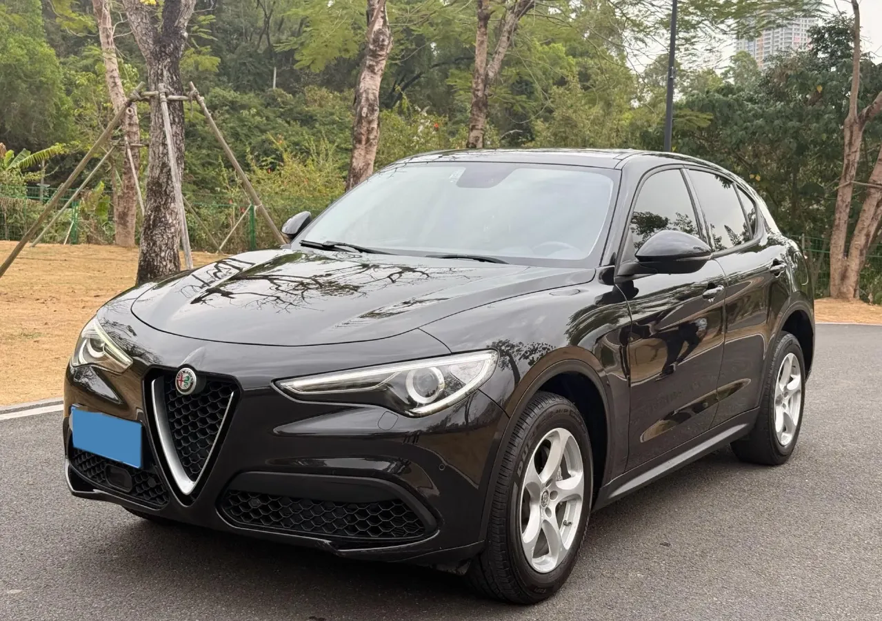 2017 Jaguar XE 2.0T 240HP L4 8AT,autocango,china used car exporter,china ev exporter,chinese used car exporter,chinese used ev exporter