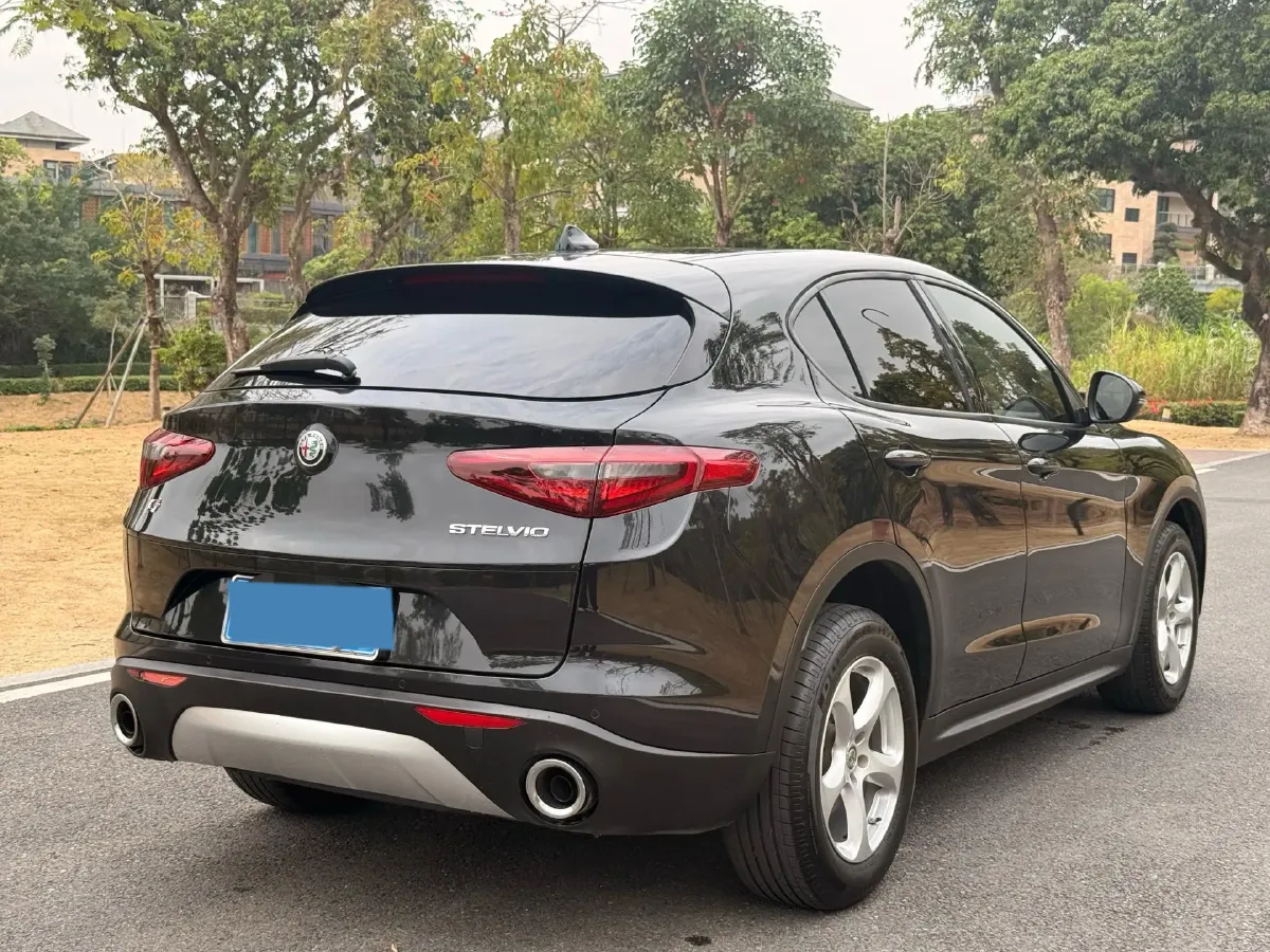 2017 Jaguar XE 2.0T 240HP L4 8AT,autocango,china used car exporter,china ev exporter,chinese used car exporter,chinese used ev exporter