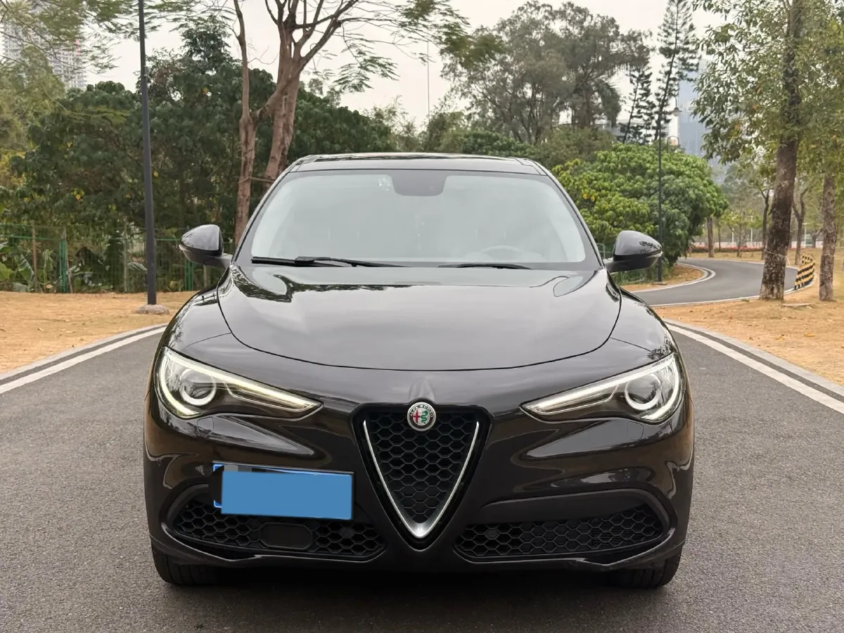 2017 Jaguar XE 2.0T 240HP L4 8AT,autocango,china used car exporter,china ev exporter,chinese used car exporter,chinese used ev exporter