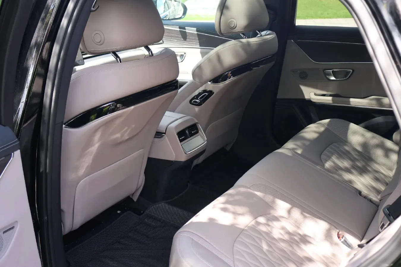 2025 BYD Han 1.5T 156HP L4 E-CVT PHEV,autocango,china used car exporter,china ev exporter,chinese used car exporter,chinese used ev exporter