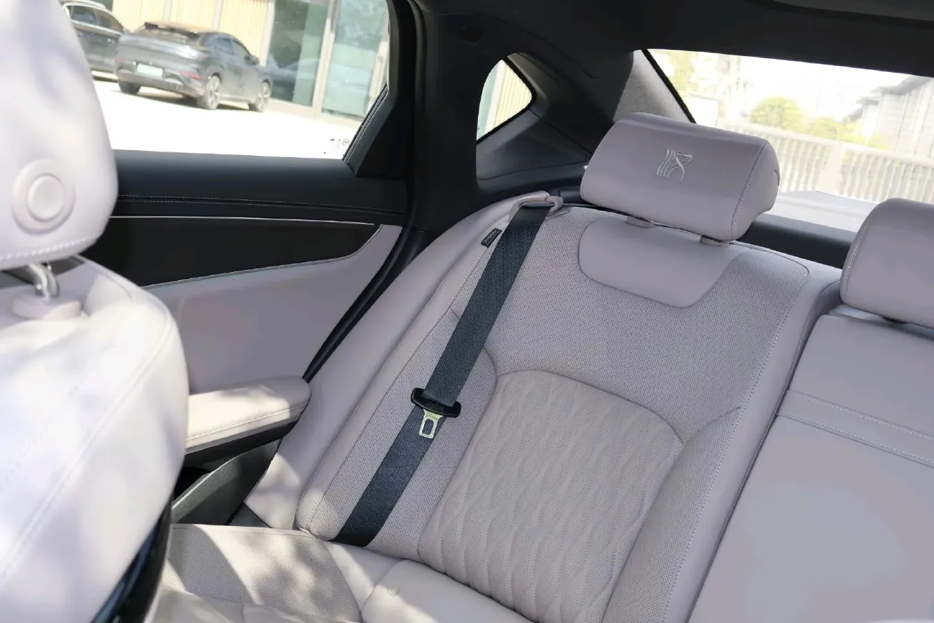 2025 BYD Han 1.5T 156HP L4 E-CVT PHEV,autocango,china used car exporter,china ev exporter,chinese used car exporter,chinese used ev exporter