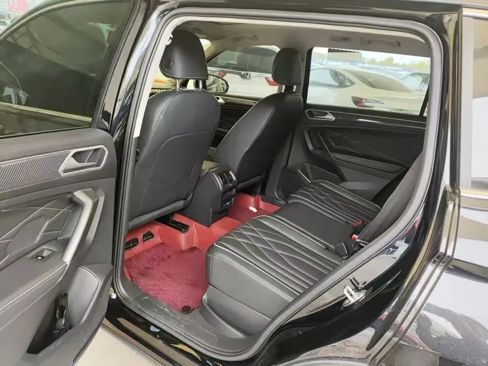 2024 Volkswagen Tiguan L 2.0T 186HP L4 7DCT,autocango,china used car exporter,china ev exporter,chinese used car exporter,chinese used ev exporter