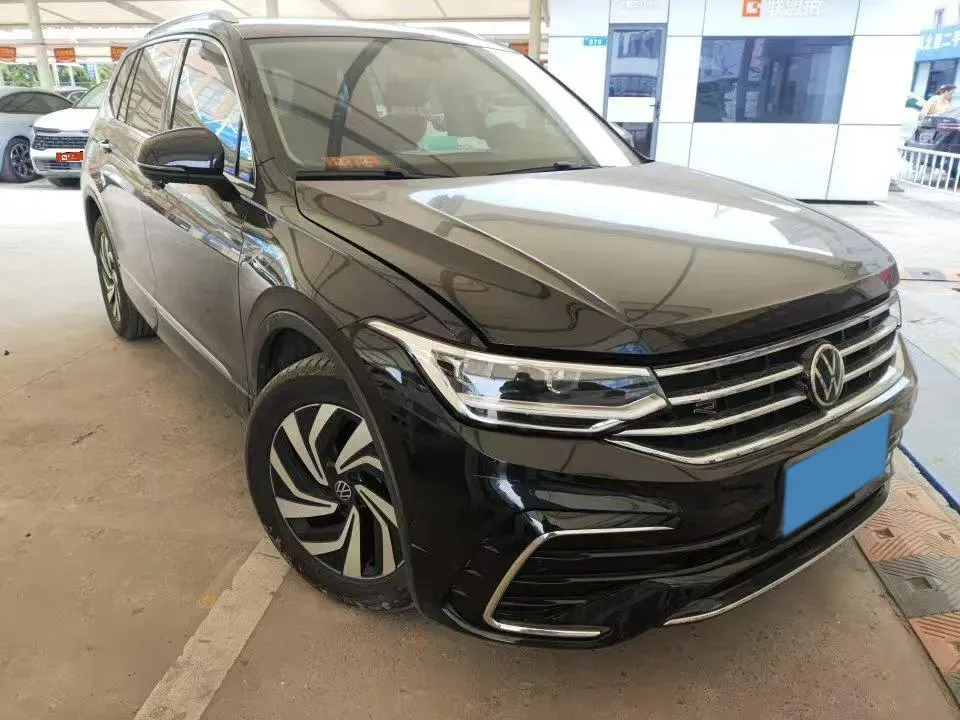 2024 Volkswagen Tiguan L 2.0T 186HP L4 7DCT,autocango,china used car exporter,china ev exporter,chinese used car exporter,chinese used ev exporter