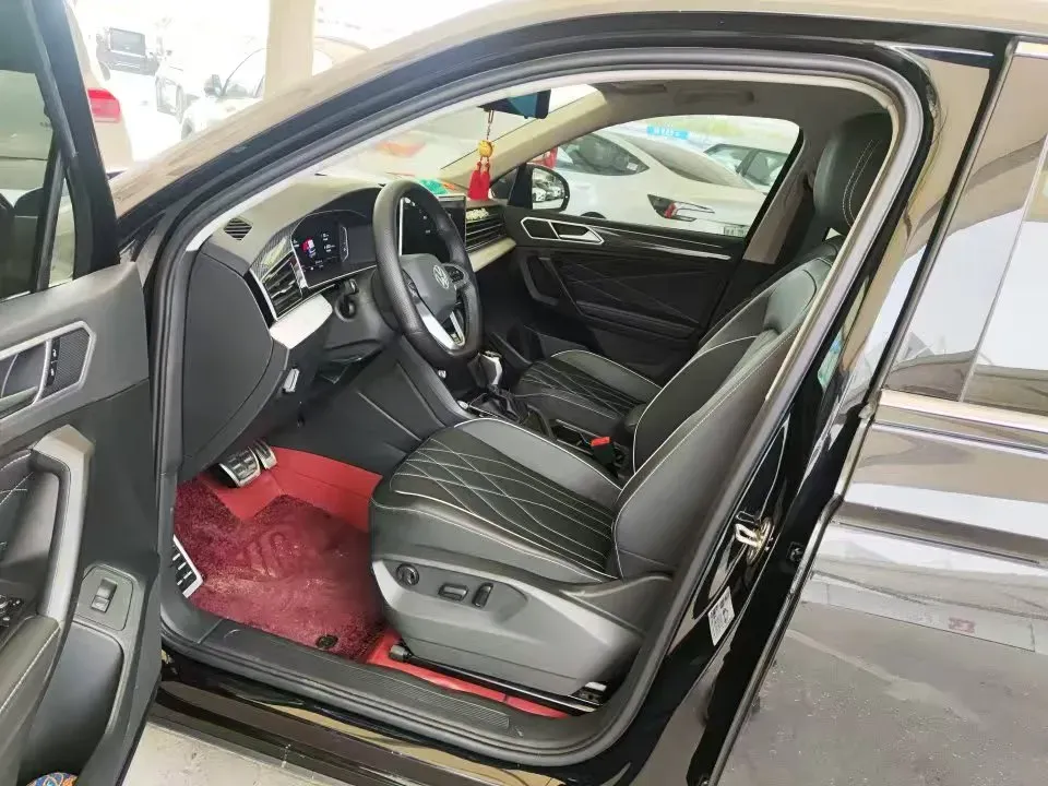 2024 Volkswagen Tiguan L 2.0T 186HP L4 7DCT,autocango,china used car exporter,china ev exporter,chinese used car exporter,chinese used ev exporter