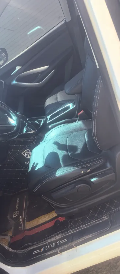 2020 BaoJun 530 1.5T 147HP L4 6MT,autocango,china used car exporter,china ev exporter,chinese used car exporter,chinese used ev exporter