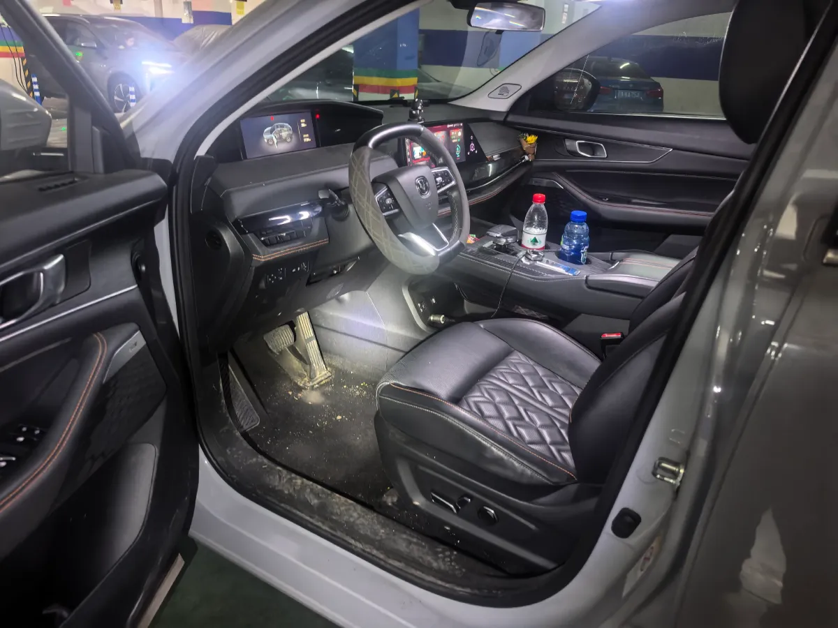 2021 ChangAn UNI-K 2.0T 233HP L4 8AT,autocango,china used car exporter,china ev exporter,chinese used car exporter,chinese used ev exporter