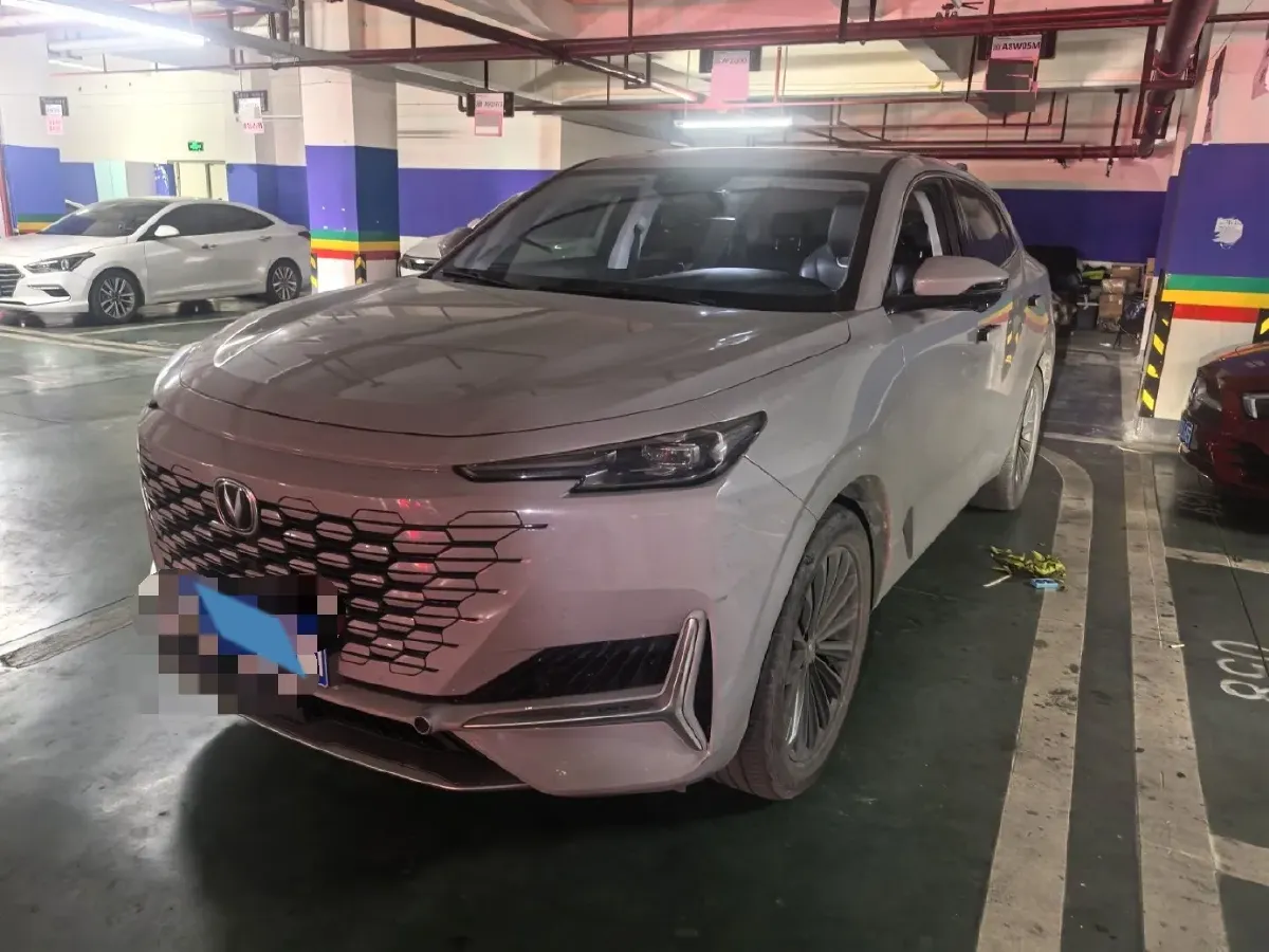 2021 ChangAn UNI-K 2.0T 233HP L4 8AT,autocango,china used car exporter,china ev exporter,chinese used car exporter,chinese used ev exporter