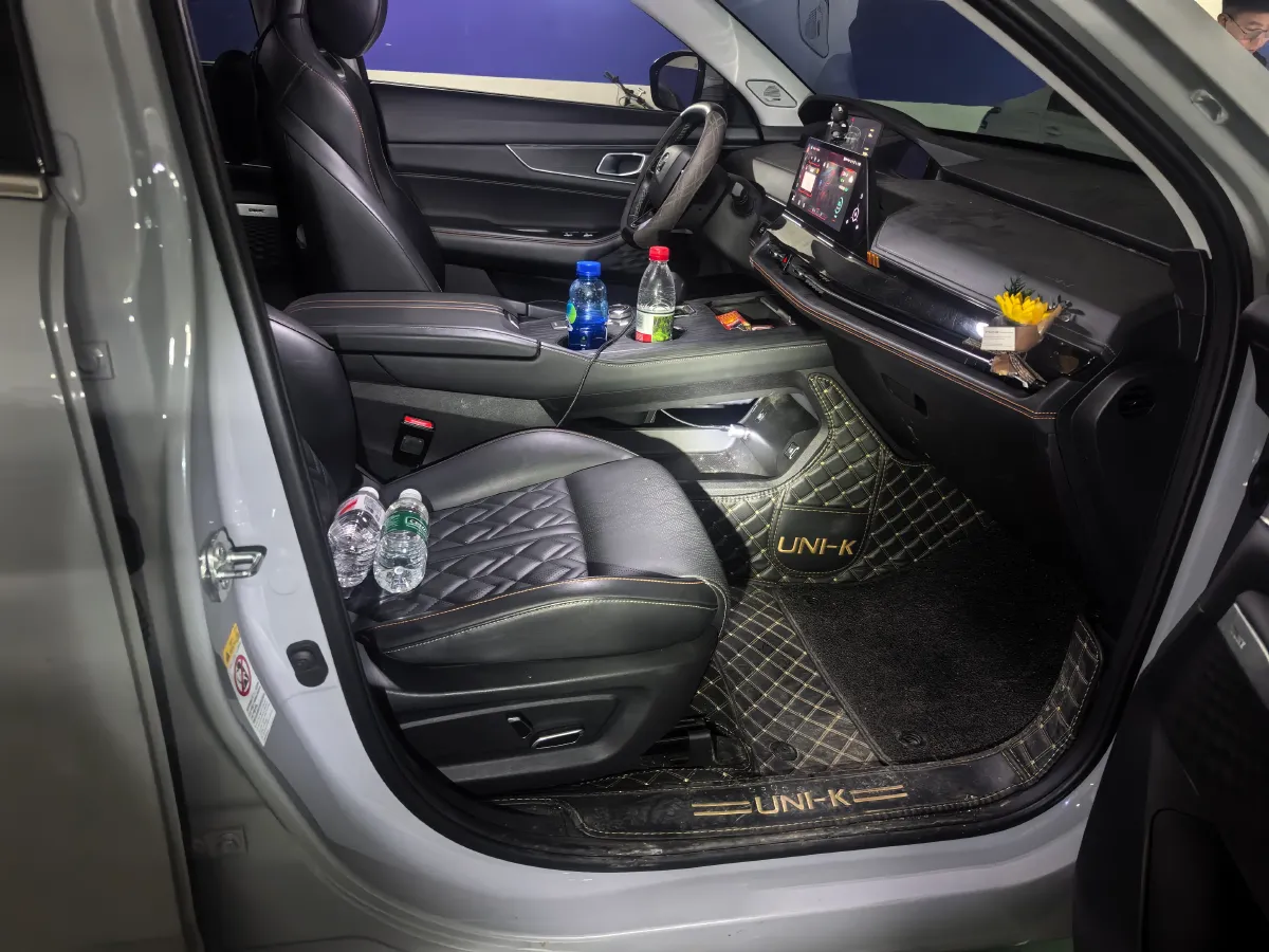 2021 ChangAn UNI-K 2.0T 233HP L4 8AT,autocango,china used car exporter,china ev exporter,chinese used car exporter,chinese used ev exporter