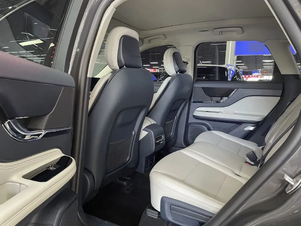 2023 Lincoln Corsair 2.0T 261HP L4 8AT,autocango,china used car exporter,china ev exporter,chinese used car exporter,chinese used ev exporter