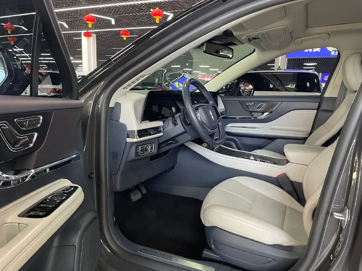 2023 Lincoln Corsair 2.0T 261HP L4 8AT,autocango,china used car exporter,china ev exporter,chinese used car exporter,chinese used ev exporter