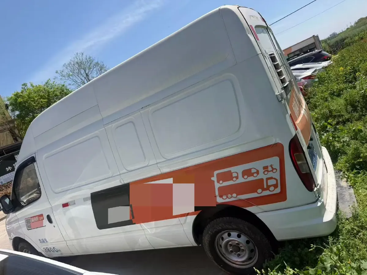 2013 Dongfeng RuiQi MPV 2.5T 116HP L4 5MT,autocango,china used car exporter,china ev exporter,chinese used car exporter,chinese used ev exporter