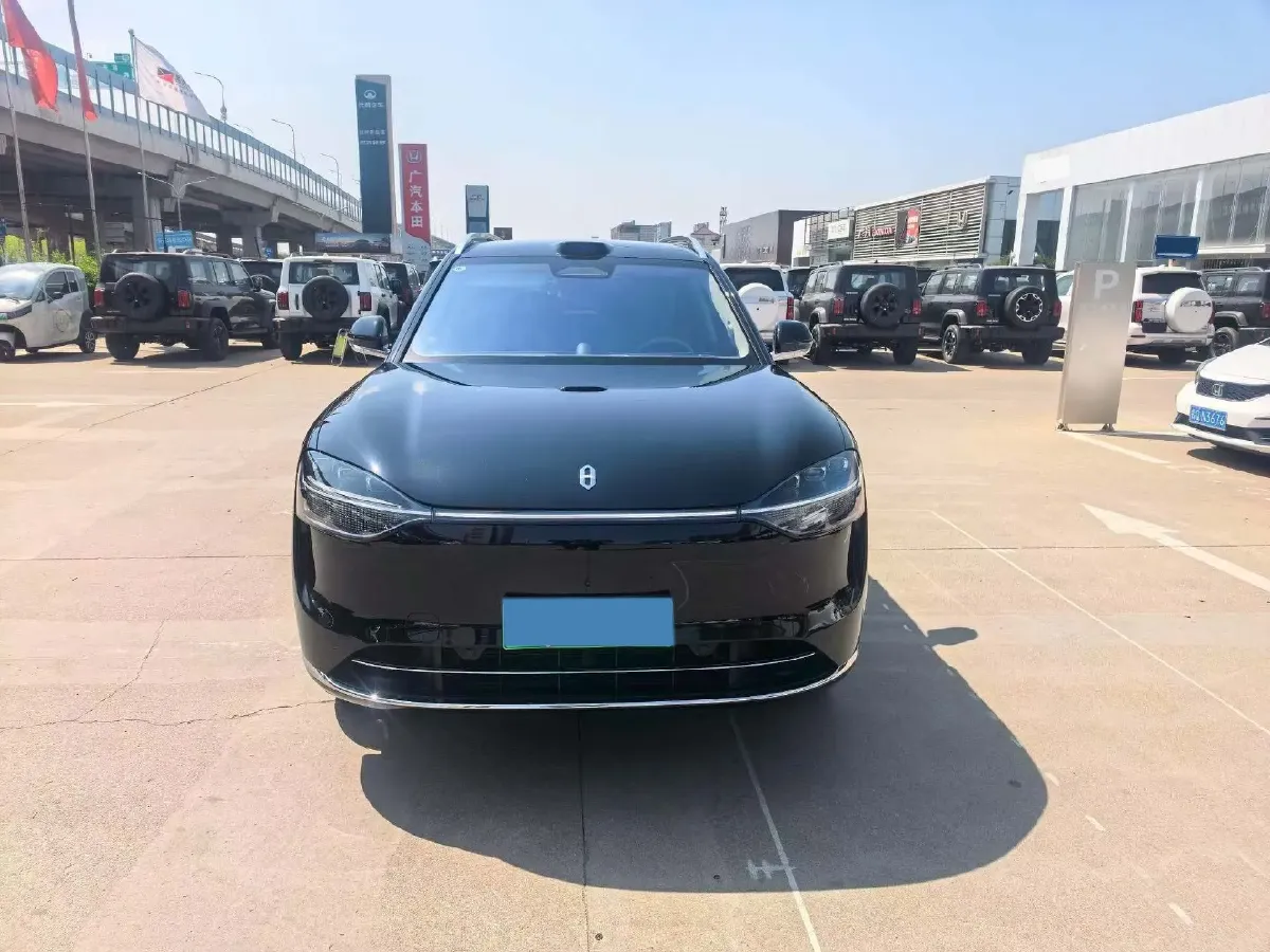 2025 AITO AITO M9 REEV 160HP REEV 52KWH,autocango,china used car exporter,china ev exporter,chinese used car exporter,chinese used ev exporter